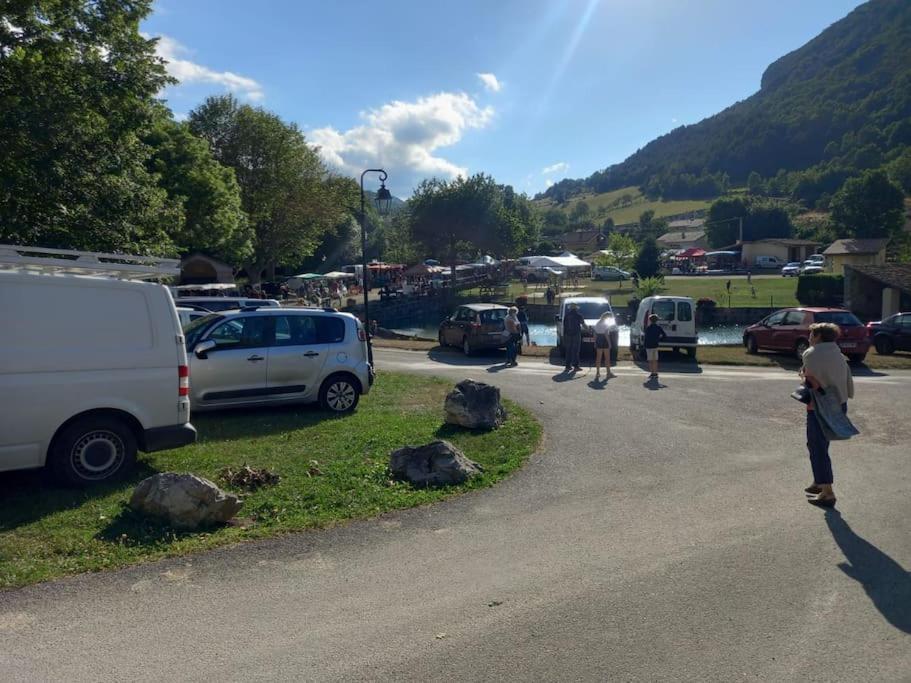 Gite L'Enclos O Rendez-Vous Roquefeuil-Pays De Sault- Avec Jardin Eksteriør billede